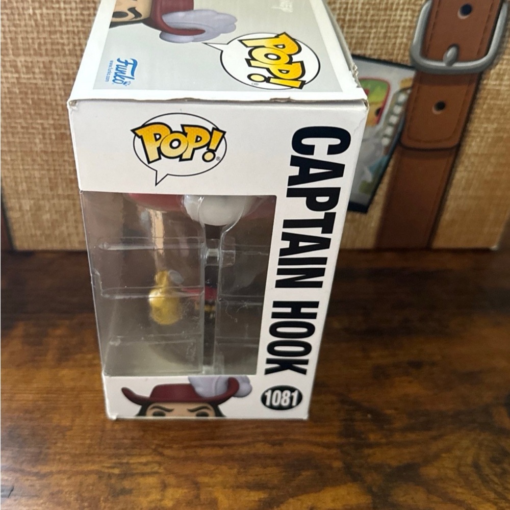 Funko Pop! Vinyl: Disney - Captain
Hook #1081 - Picture 4 of 5